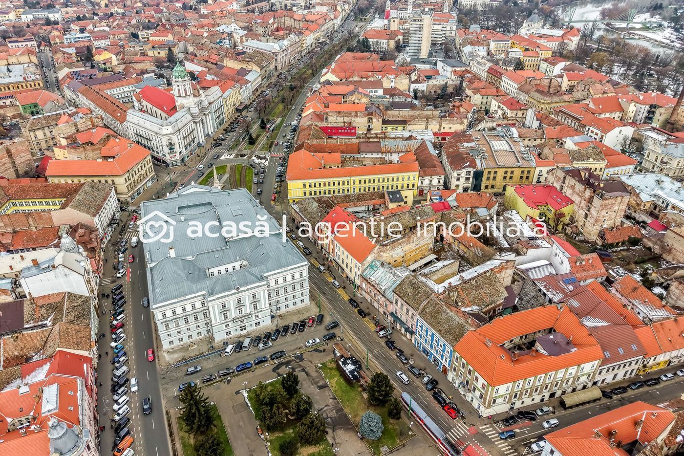 Clădire ultracentrală Arad | lângă Teatru | NU este Monument!