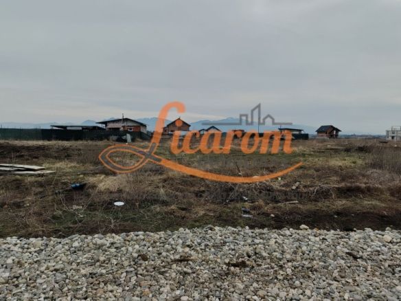 Teren intravilan in suprafata de 644 mp in Sanpetru pret 37000 euro