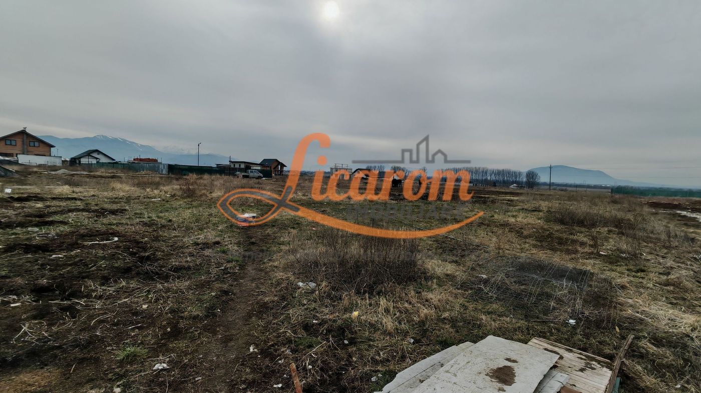 Teren intravilan in suprafata de 644 mp in Sanpetru pret 37000 euro