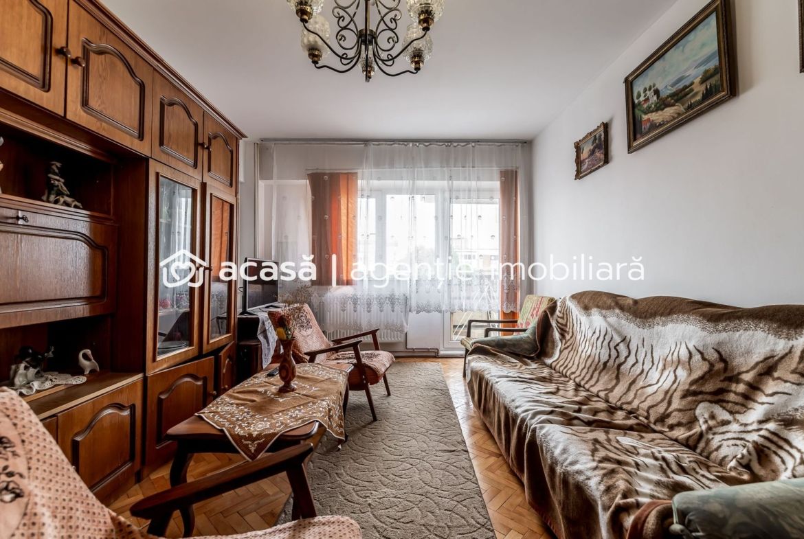 79.900 € | Vlaicu (între UTA și Lebăda) | 2 camere decomandat | lift