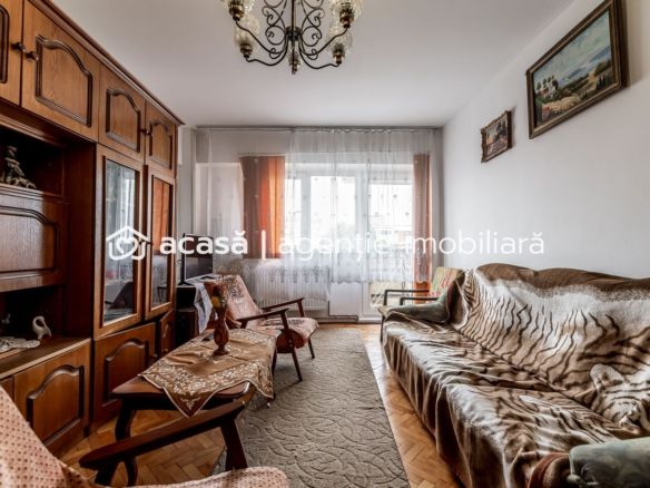 79.900 € | Vlaicu (între UTA și Lebăda) | 2 camere decomandat | lift