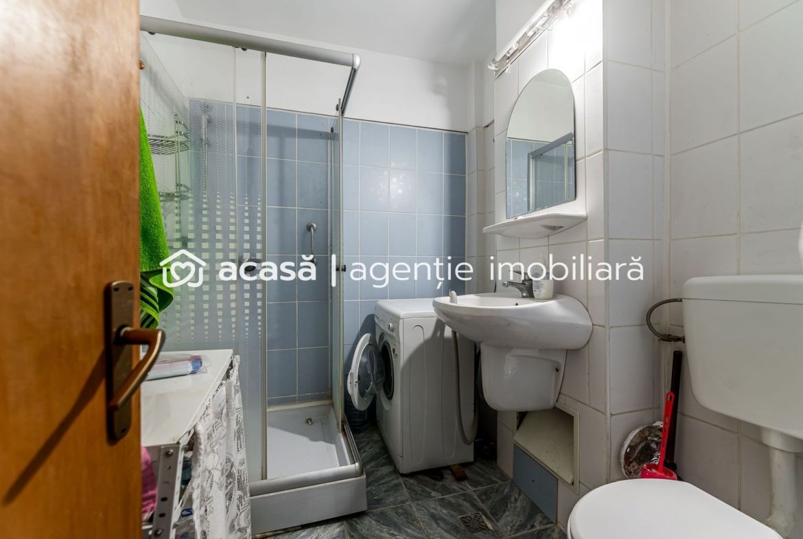 79.900 € | Vlaicu (între UTA și Lebăda) | 2 camere decomandat | lift