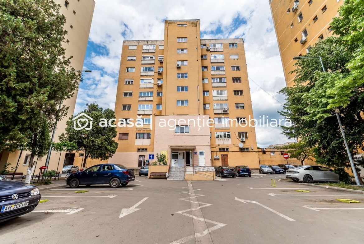 79.900 € | Vlaicu (între UTA și Lebăda) | 2 camere decomandat | lift