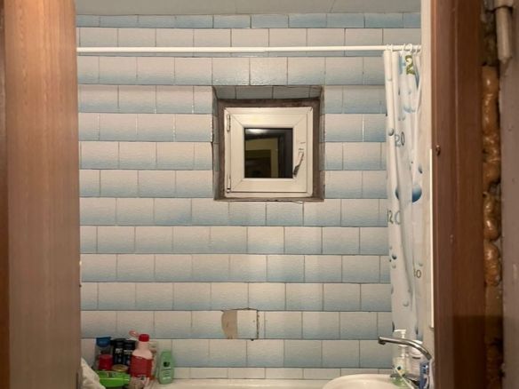 De vanzare apartament 3 camere Micro 16, etaj 4/4, 64.000 euro