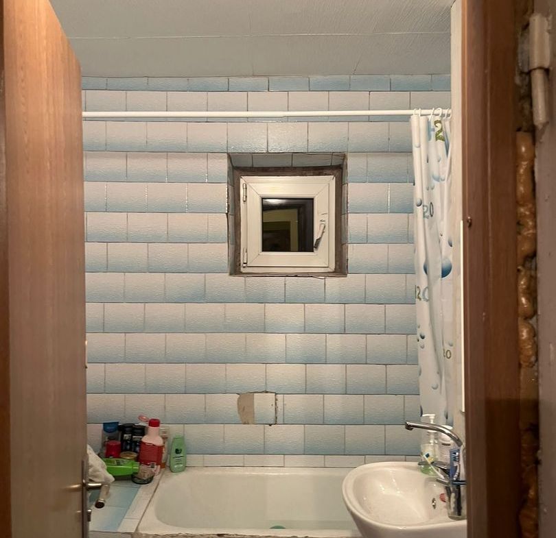 De vanzare apartament 3 camere Micro 16, etaj 4/4, 64.000 euro