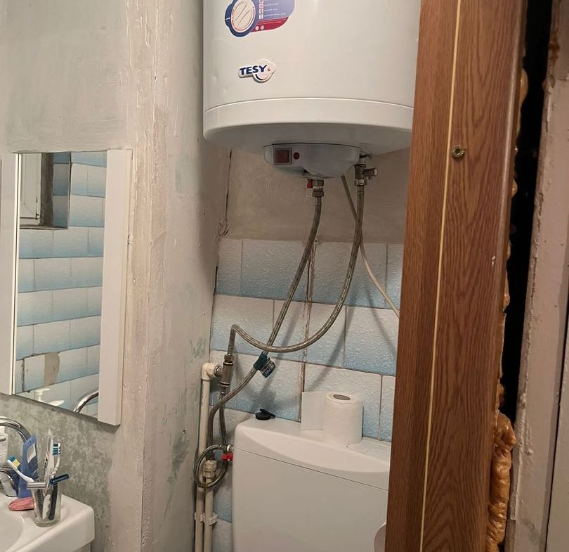 De vanzare apartament 3 camere Micro 16, etaj 4/4, 64.000 euro