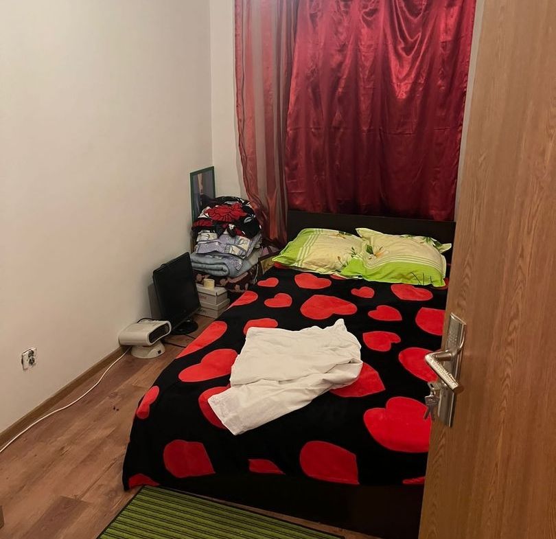 De vanzare apartament 3 camere Micro 16, etaj 4/4, 64.000 euro