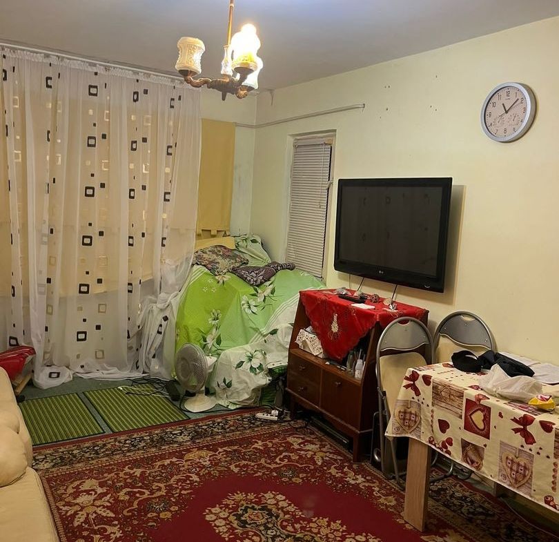 De vanzare apartament 3 camere Micro 16, etaj 4/4, 64.000 euro