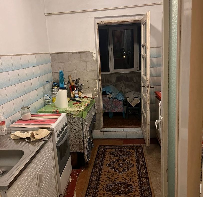De vanzare apartament 3 camere Micro 16, etaj 4/4, 64.000 euro
