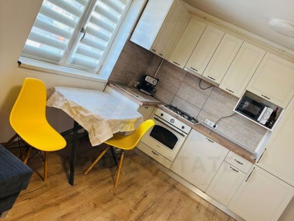 Apartament 3 camere 55 mp utili si curte 40 mp cartierul Arhitectilor