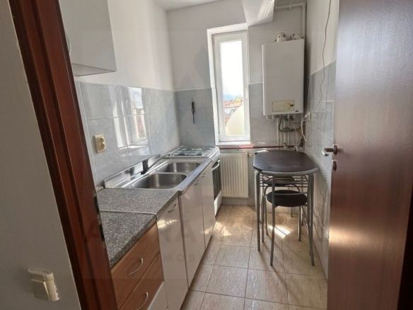 Garsonieră decomandată 28 mp utili recent utilata renovată in Turnișor