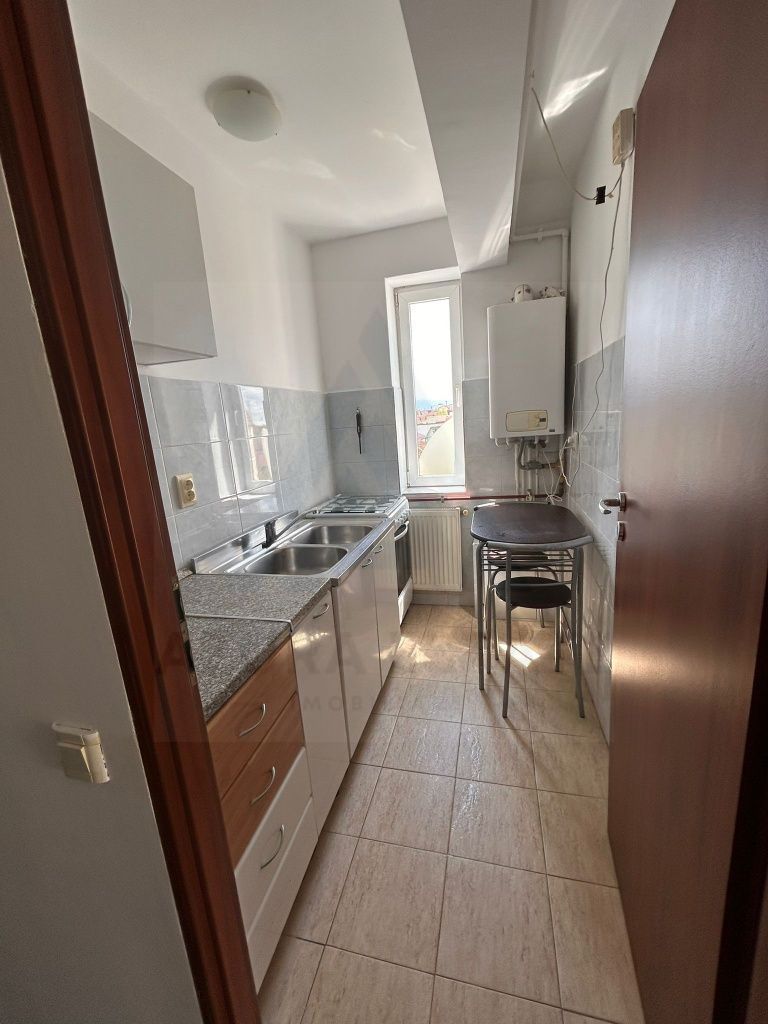 Garsonieră decomandată, renovată, 28 mp. – Cartier Turnișor
