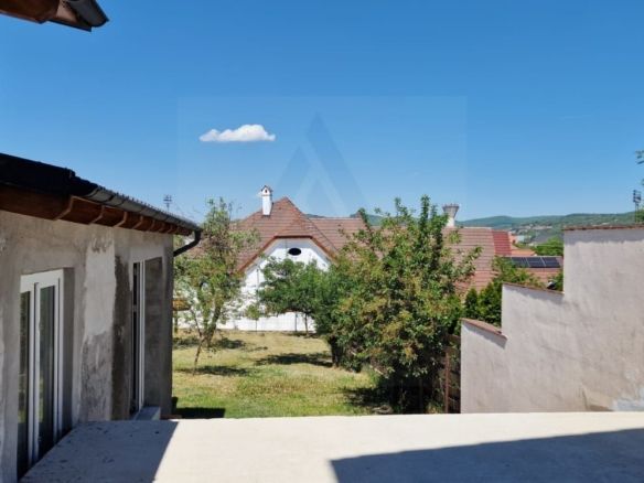 Casa P+1+M cu 5 camere teren 486 mp garaj si filigorie in Trei Stejari