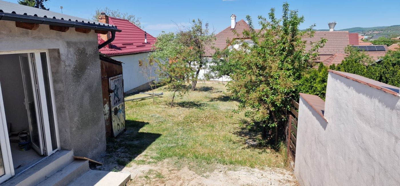 Casa P+1+M cu 5 camere teren 486 mp garaj si filigorie in Trei Stejari