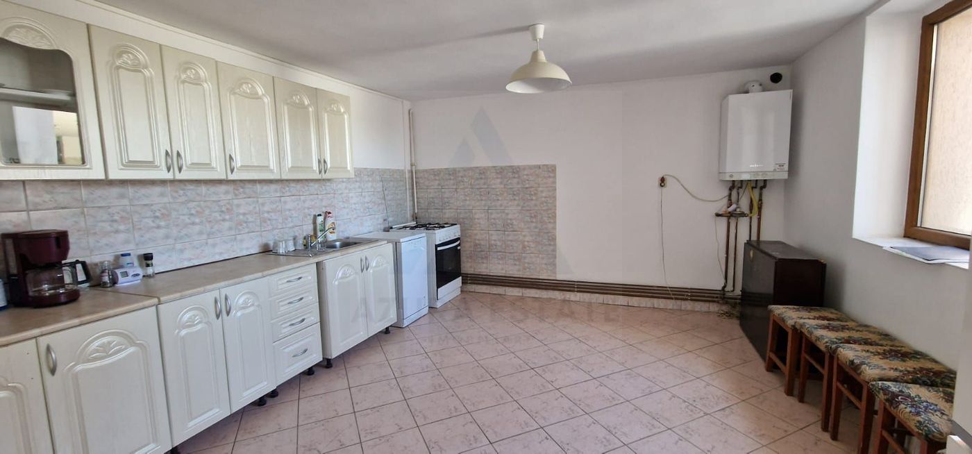Casa P+1+M cu 5 camere teren 486 mp garaj si filigorie in Trei Stejari