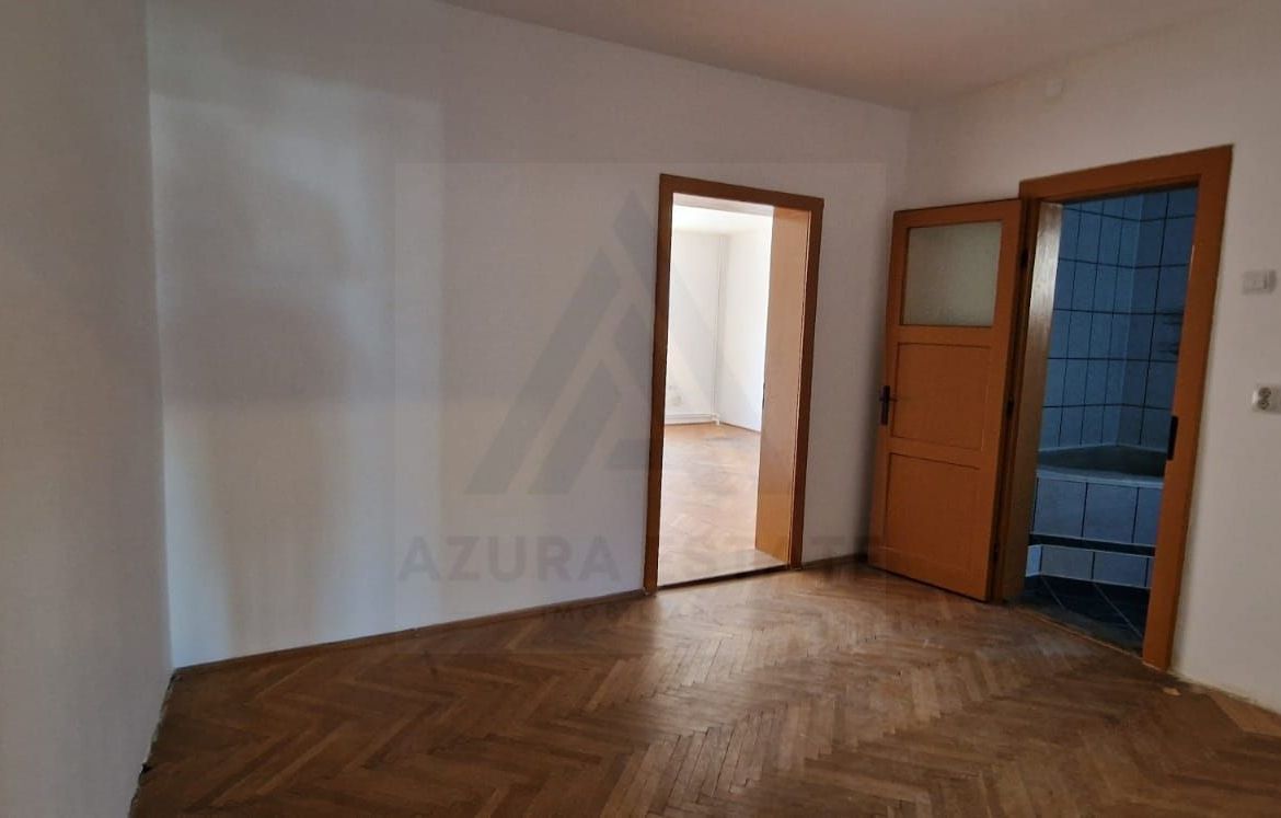 Casa P+1+M cu 5 camere teren 486 mp garaj si filigorie in Trei Stejari