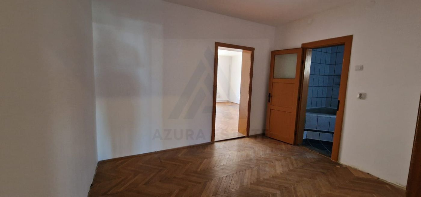Casa P+1+M cu 5 camere teren 486 mp garaj si filigorie in Trei Stejari