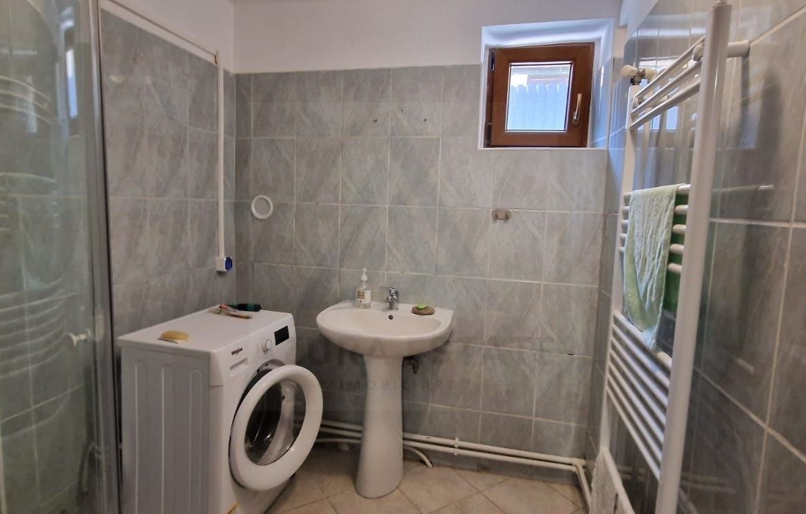 Casa P+1+M cu 5 camere teren 486 mp garaj si filigorie in Trei Stejari