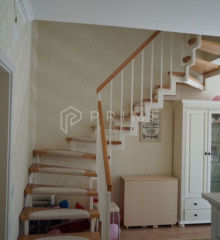 Casă tip duplex complet amenajată si mobilată