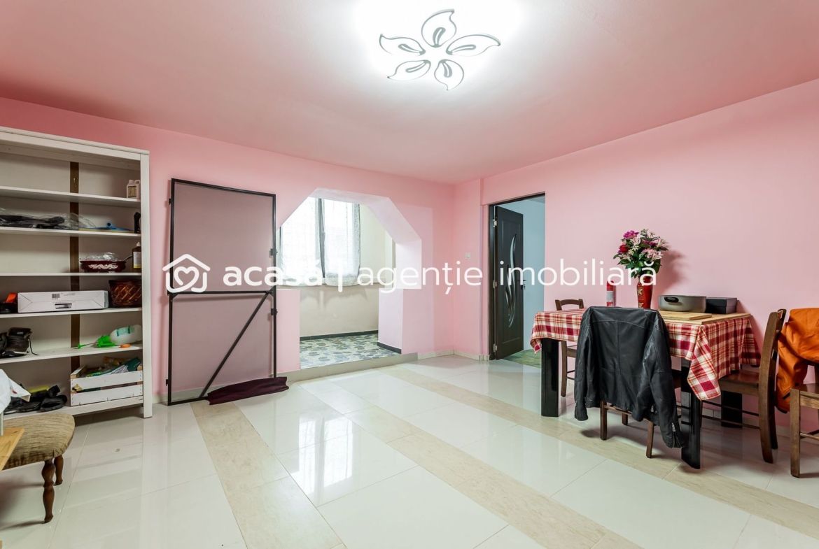 Casă în Vinga – restaurată Integral 2025 | 3 camere | utilități