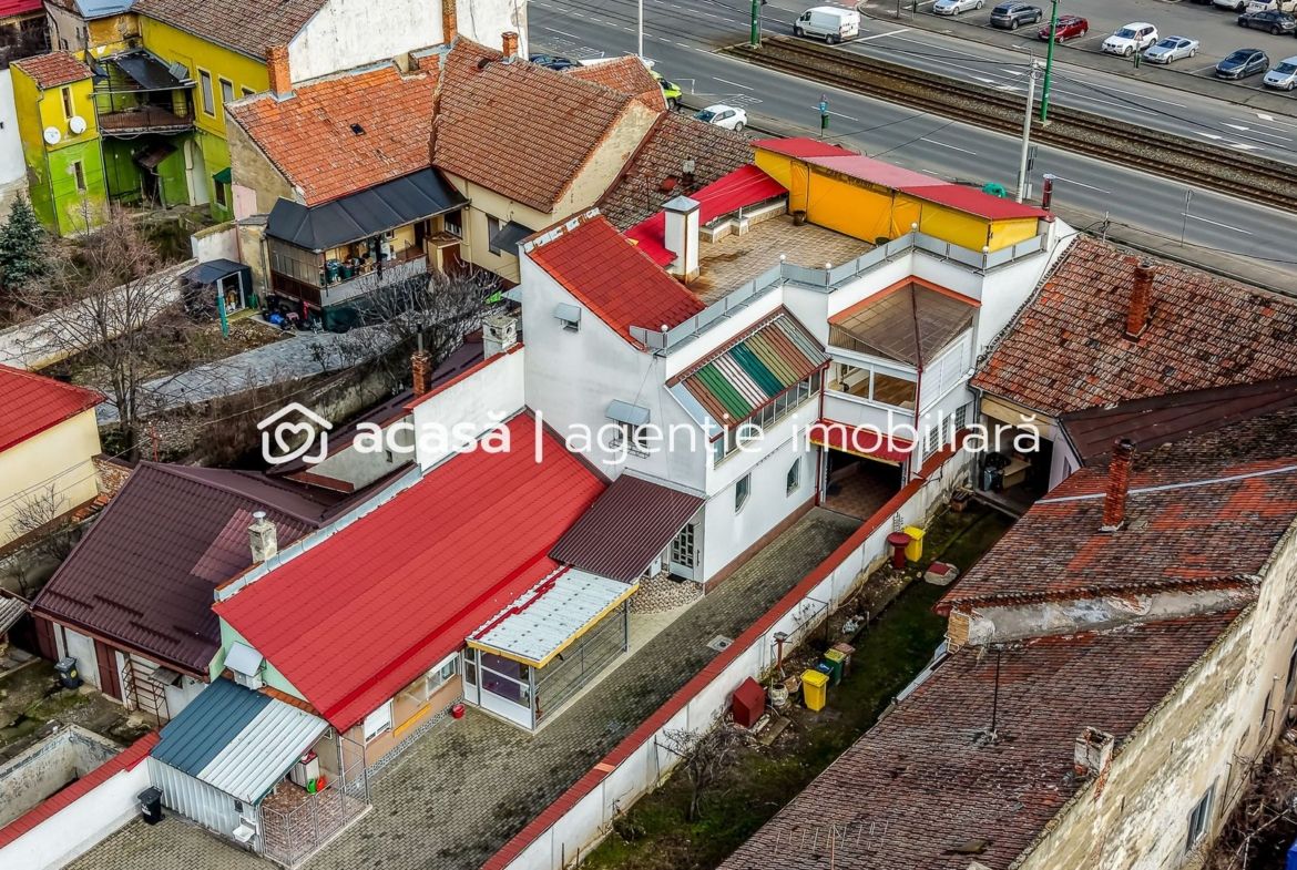 Spațiu comercial,  hala, si un penthouse în centrul Aradului Nou