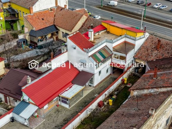 Spațiu comercial,  hala, si un penthouse în centrul Aradului Nou