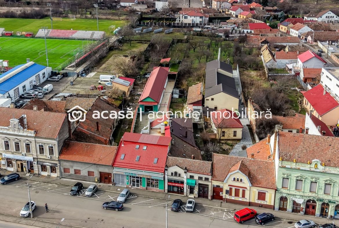 Spațiu comercial,  hala, si un penthouse în centrul Aradului Nou