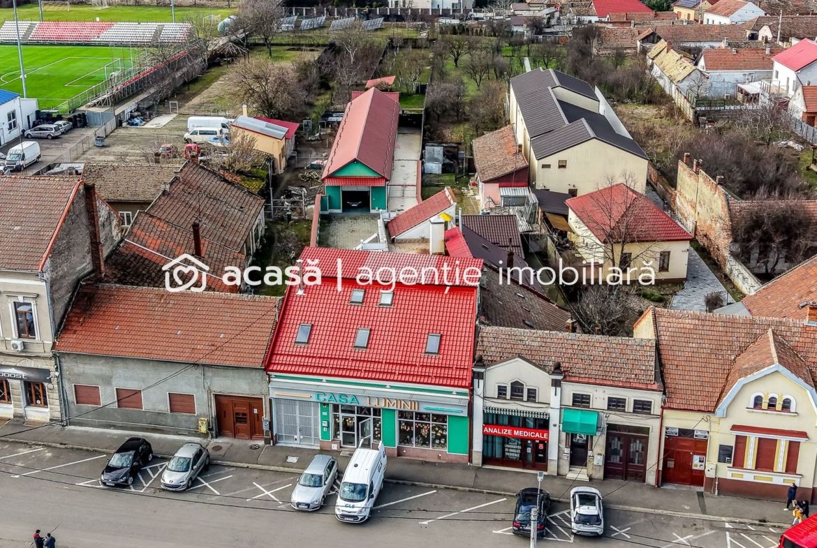 Spațiu comercial,  hala, si un penthouse în centrul Aradului Nou