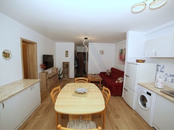 Apartament modern 2 camere balcon si parcare privata Cartier Magnolia