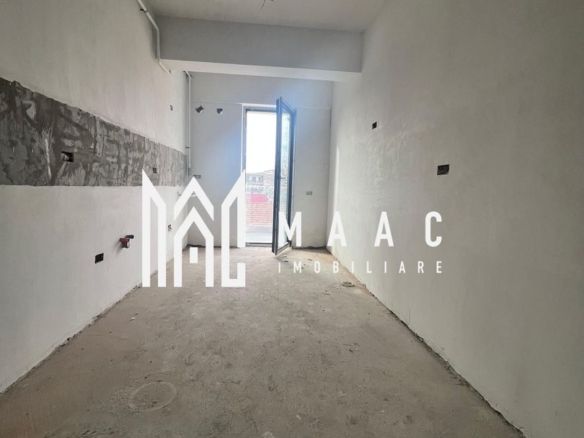 Studio | Dem Radulescu- Ostroveni | Bloc intabulat