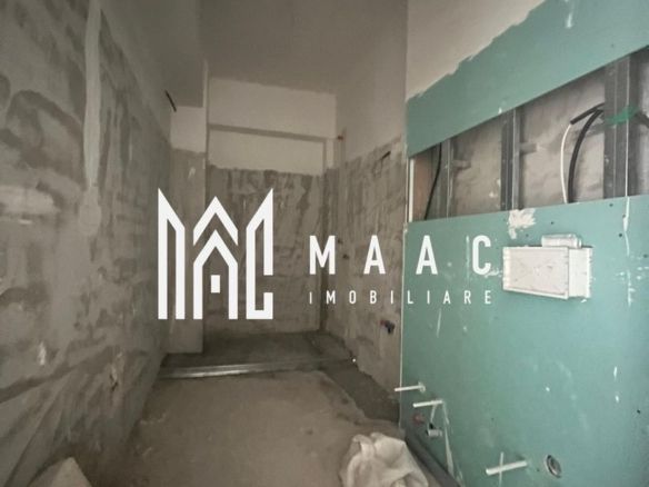 Studio | Dem Radulescu- Ostroveni | Bloc intabulat
