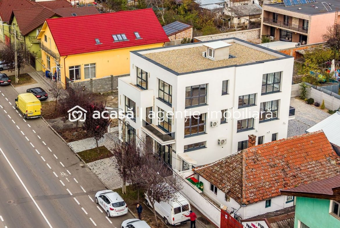 Clădire nouă P+2 cu showroom și birouri în Arad