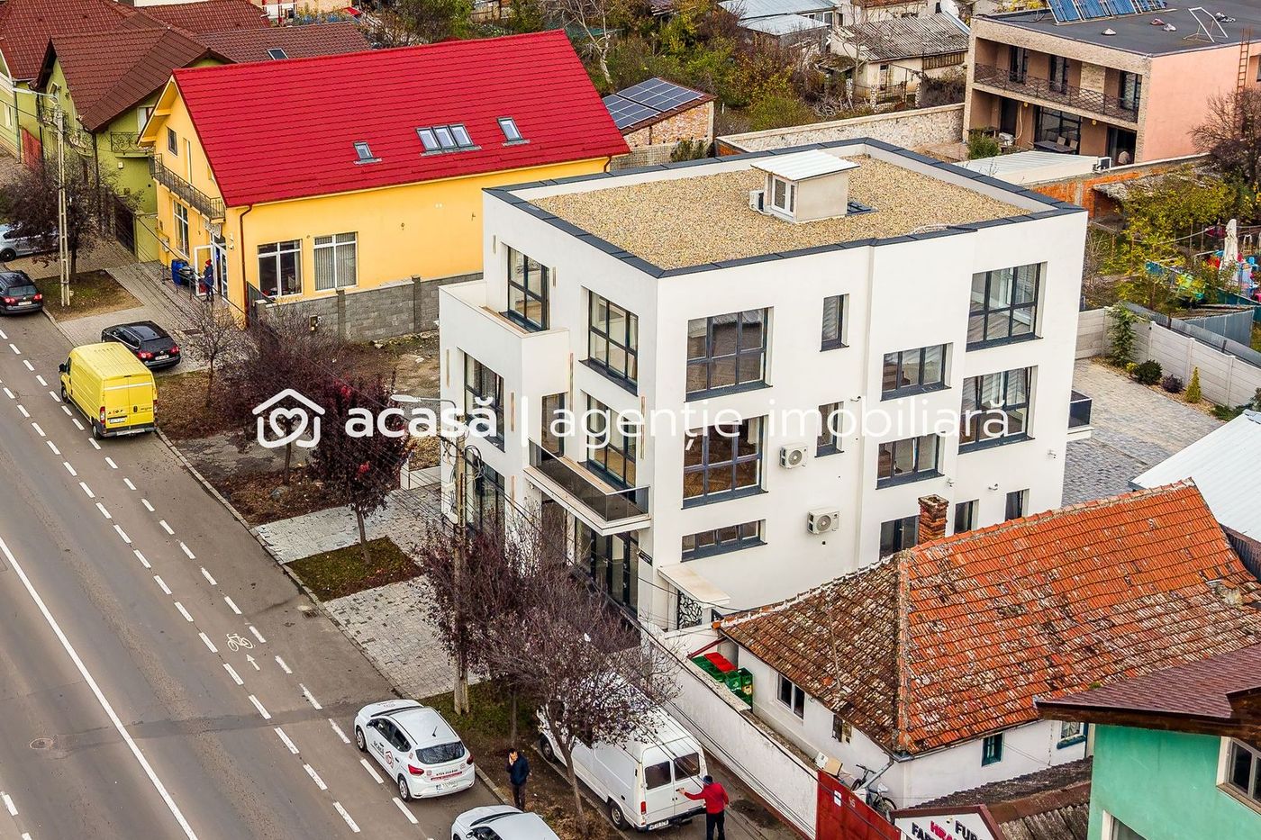 Clădire nouă P+2 cu showroom și birouri în Arad
