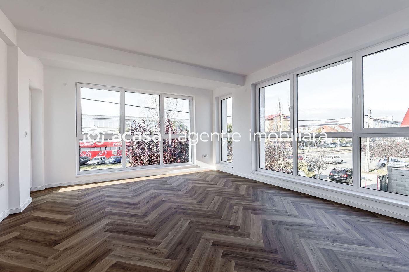 Clădire nouă P+2 cu showroom și birouri în Arad