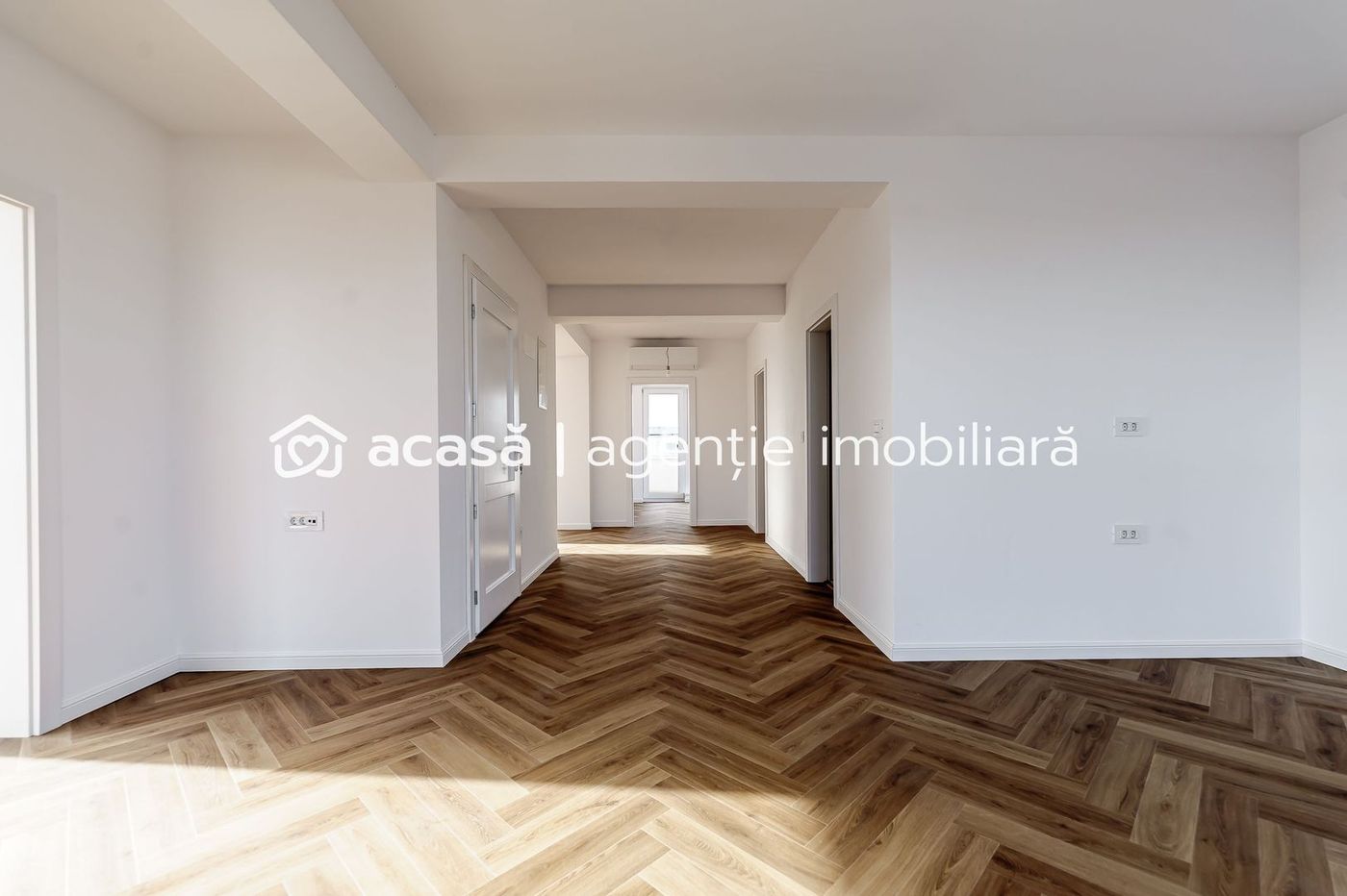 Clădire nouă P+2 cu showroom și birouri în Arad