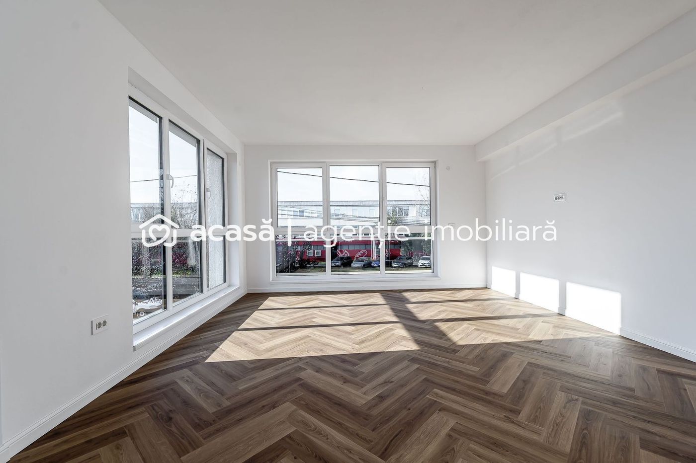 Clădire nouă P+2 cu showroom și birouri în Arad