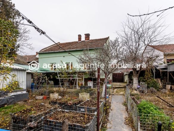 Casă în zonă liniștită, lângă Malul Mureșului cu 750 mp de teren