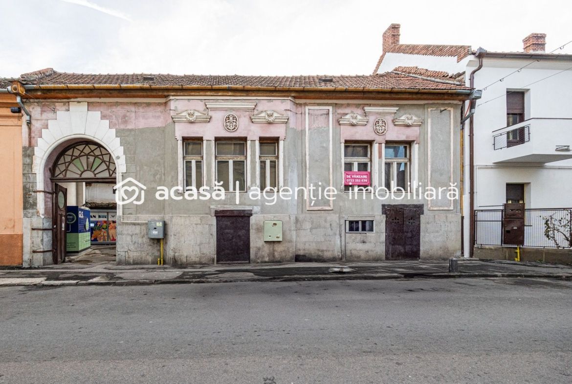 Proiect de clinică sau birouri în centru – casă cu demisol, de renovat