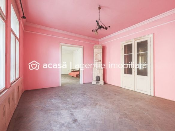 Proiect de clinică sau birouri în centru – casă cu demisol, de renovat