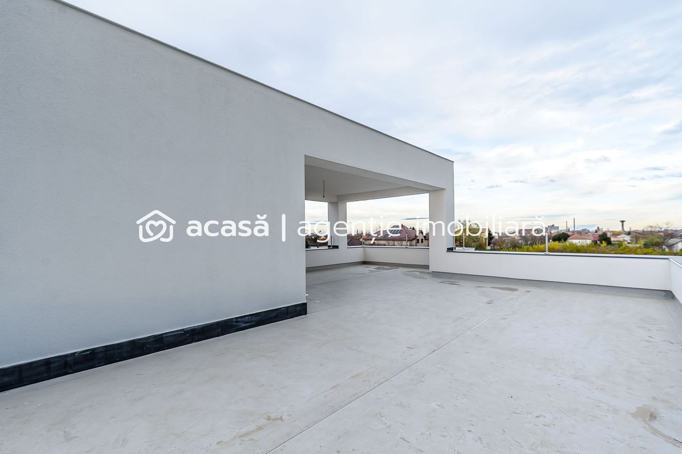 Vilă nouă cu terasă panoramică – design premium, 4 dormitoare, în Gai