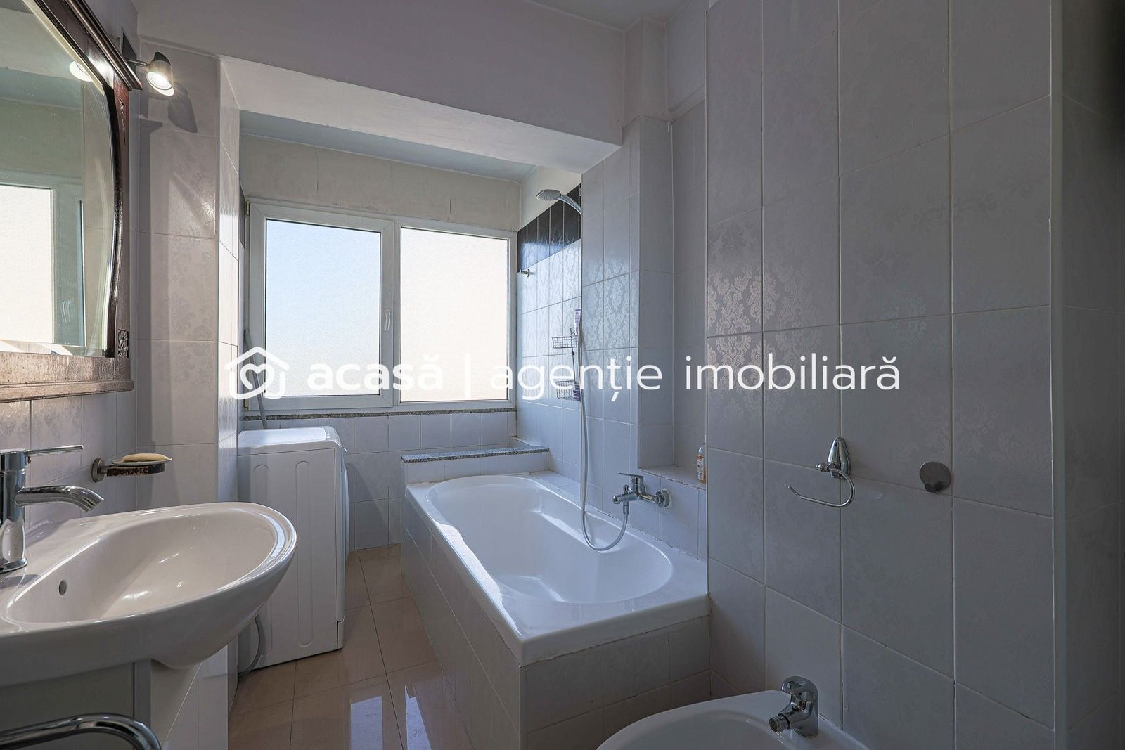 Apartament mobilat și utilat în Piața Spitalului – investitie sigura!