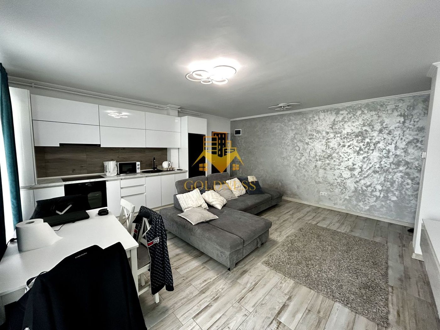 2 camere open space, Parcare, Modern, OMV, Mega Image, Europa