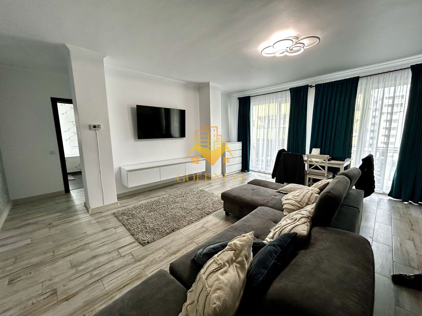 2 camere open space, Parcare, Modern, OMV, Mega Image, Europa