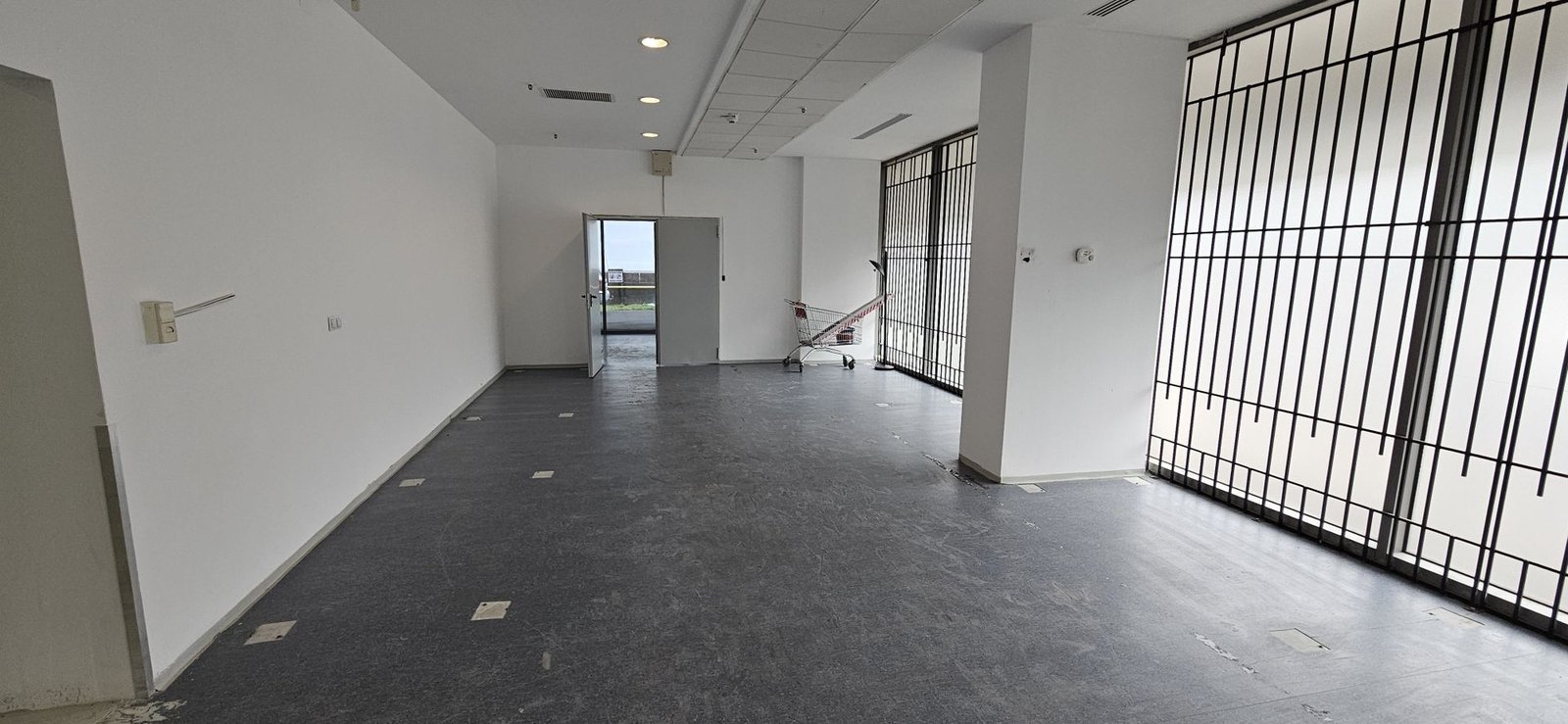 Pantelimon spatiu comercial 950 mp