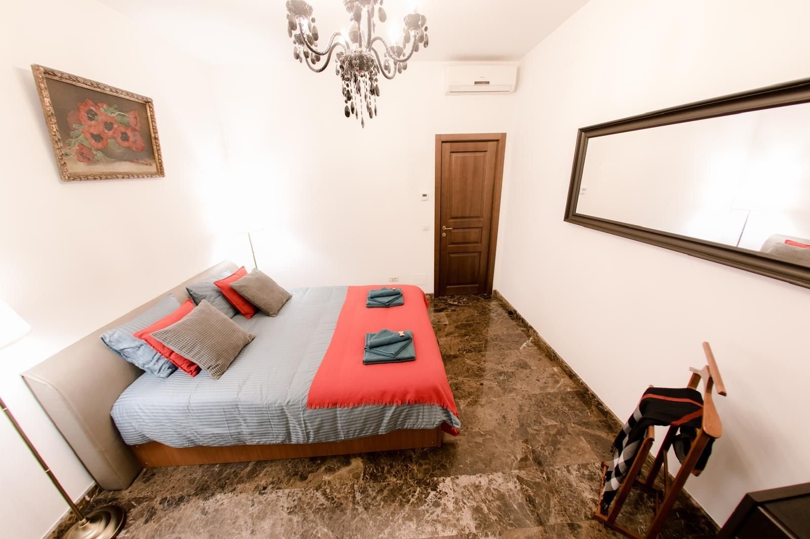 Universitate apartament 5 camere 220 mp de inchiriat