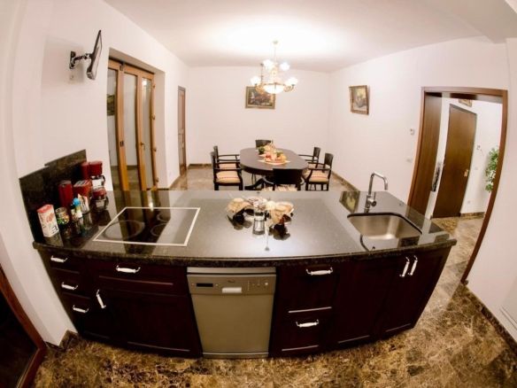 Universitate apartament 5 camere 220 mp de inchiriat