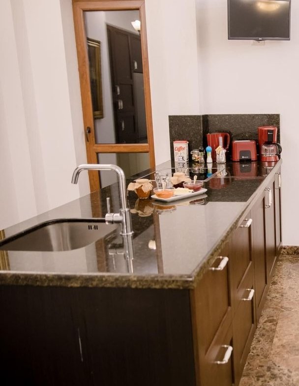 Universitate apartament 5 camere 220 mp de inchiriat