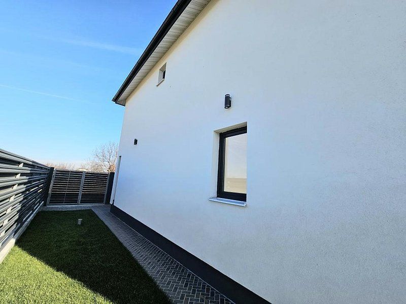Vila tip duplex de vânzare – Glina, Ilfov  4 camere particular