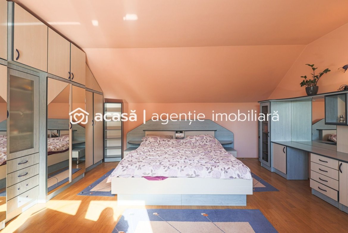 Vilă cu 6 camere în zona rezidențială – Poltura