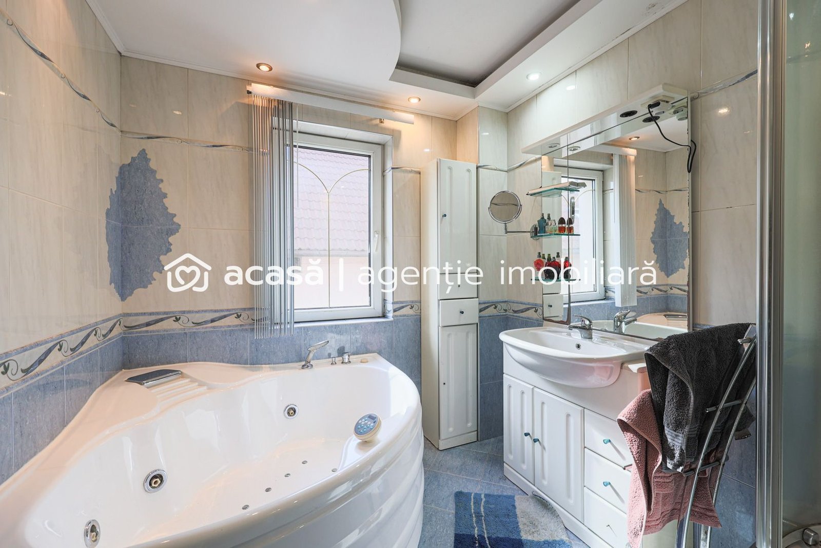Vilă cu 6 camere în zona rezidențială – Poltura
